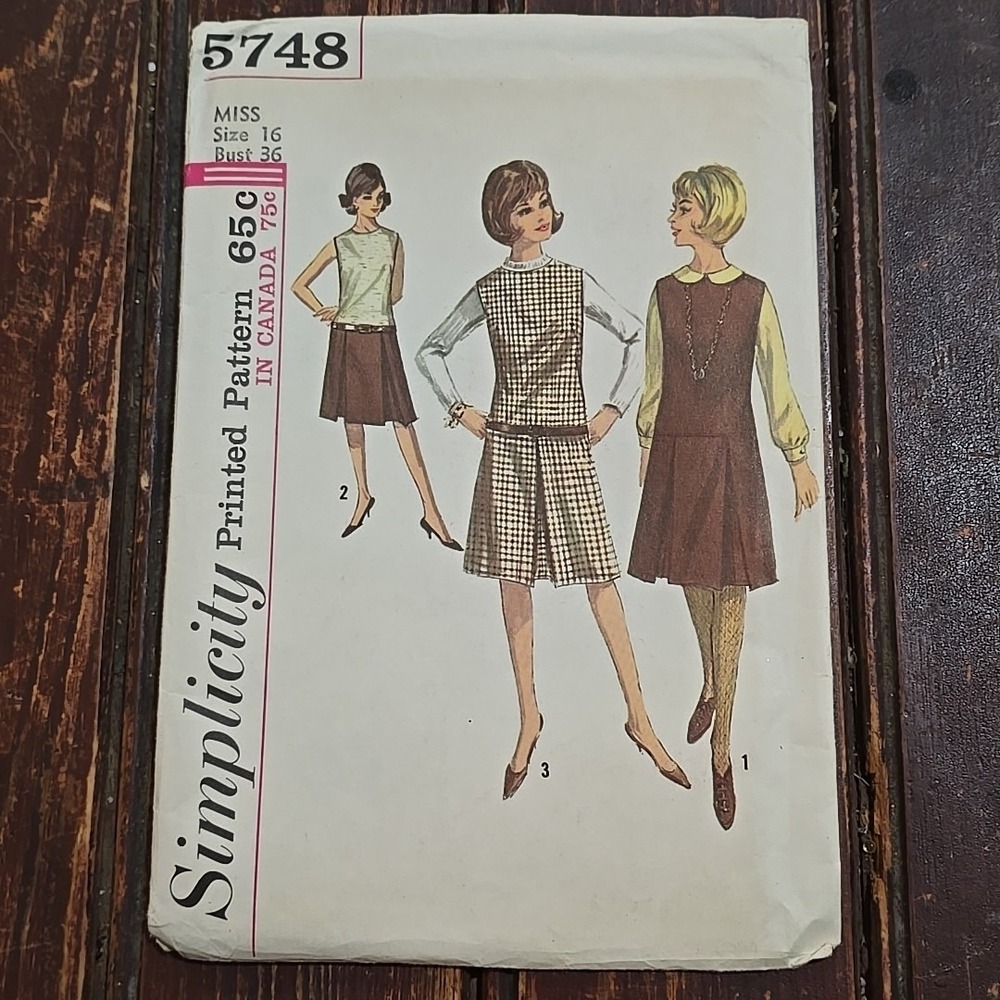 60's MOD Simplicity Pattern 5748 Dress Jumper Pleated Miss Sz 16 Bust 36 UNCUT